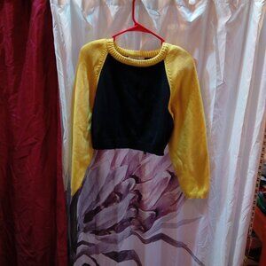 Saks 5th Avenue cropped yellow black sweater size Large